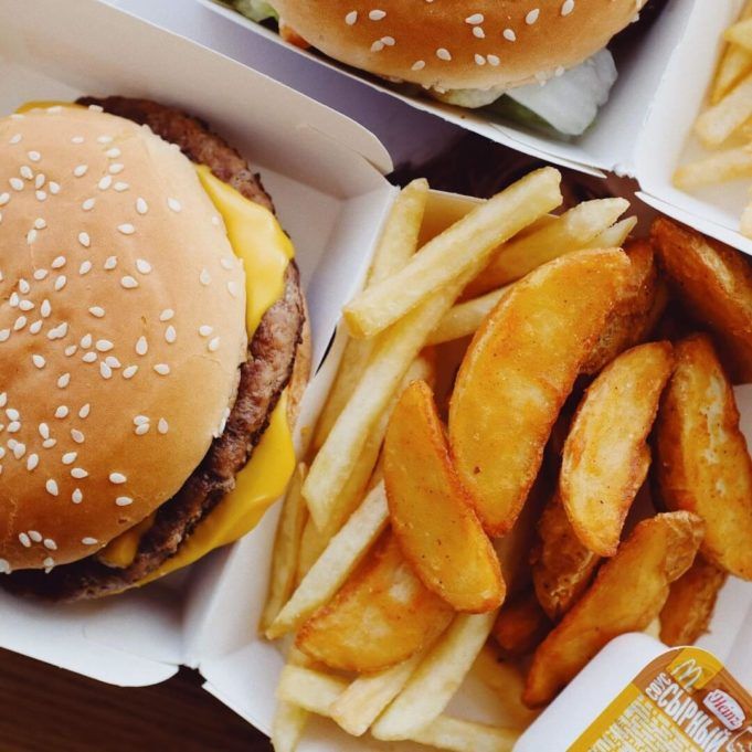 Ways To Know If you Are Living on Junk Foods? www.21e645788a.nxcli.net/Are you living a Junk foods or lifestyle -Find-out
