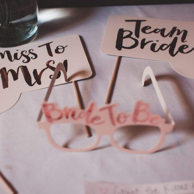 10 Things That Should be on Your Bridal shower Checklist 10 Things That Should be on Your Bridal shower Checklist