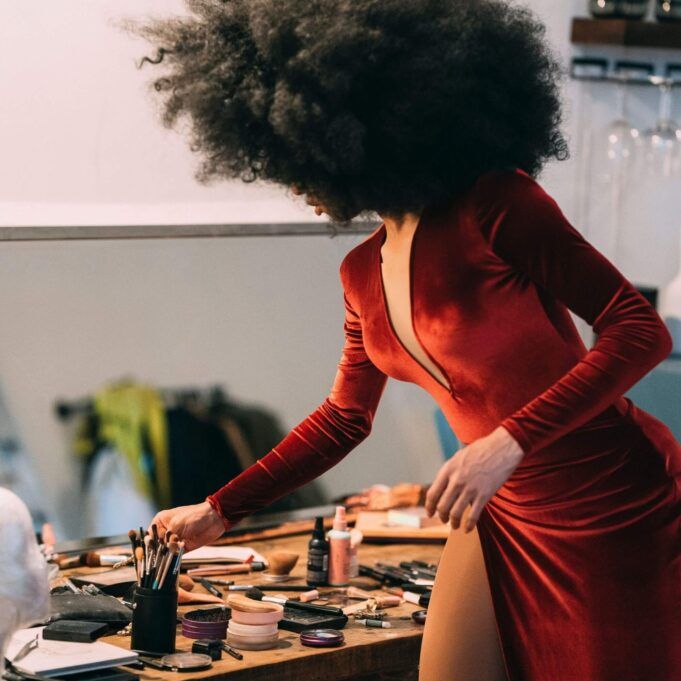 Secrets to Long-Lasting Makeup New Secret to Long-Lasting Makeup