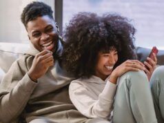 How to Start a Conversation With a Girl How to Start a Conversation With a Girl