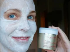 Clarins De-Puffing Mask: All You Need to Know Clarins De-Puffing Mask