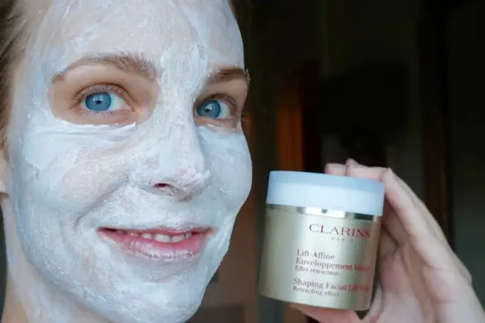 Clarins De-Puffing Mask: All You Need to Know Clarins De-Puffing Mask