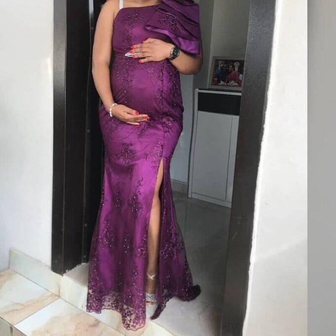 Beautiful Asoebi styles for pregnant Women Beautiful Asoebi styles for pregnant Women