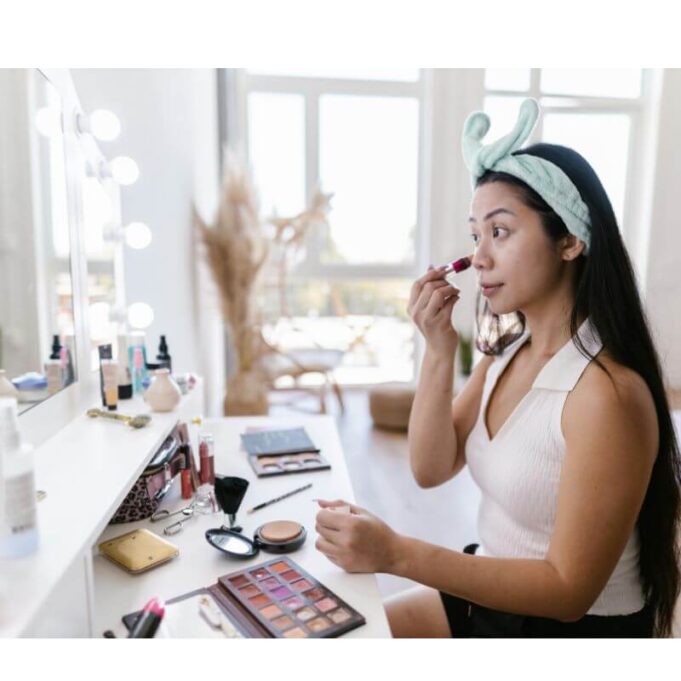 How To Apply Makeup Step By Step With Pictures How To Apply Makeup Step By Step With Pictures