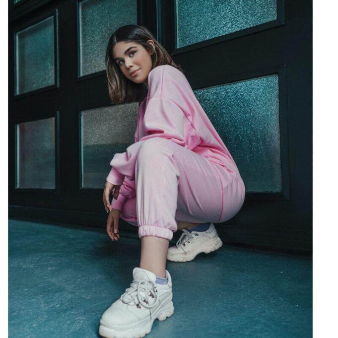 Ladies White Sneaker Ladies White Sneaker