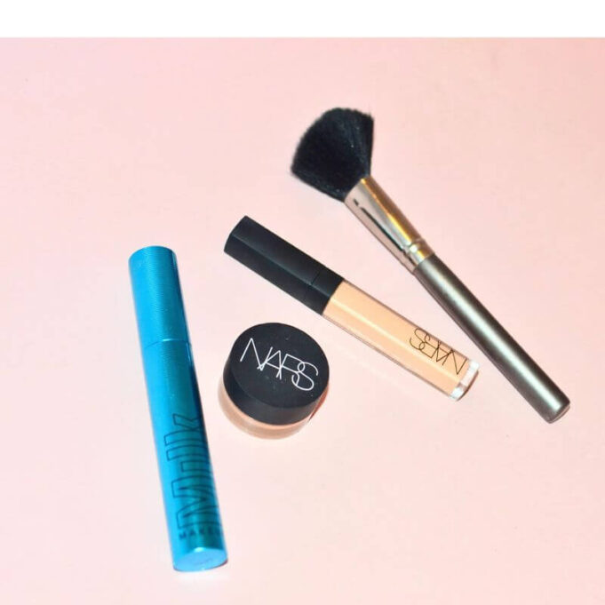 How to Apply Concealer for Dark Circles How to Apply Concealer for Dark Circles