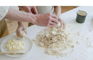 How to Mix Shea Butter and Coconut Oil for Skin How to Mix Shea Butter and Coconut Oil for Skin