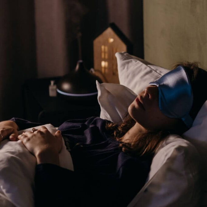 Dreaming of a Man Wearing a Black Clothes: Full Meaning Dreaming of a Man Wearing a Black Clothes