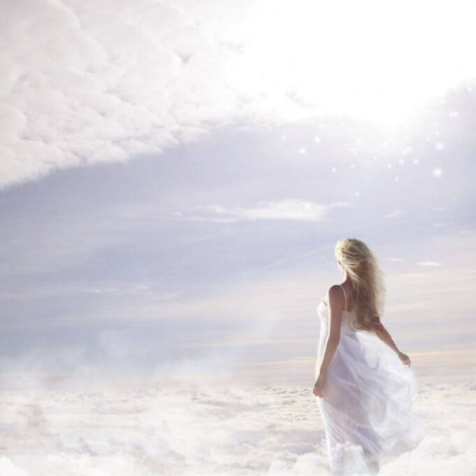 What Does Wearing White Clothes in a Dream Mean? What Does Wearing White Clothes in a Dream Mean?