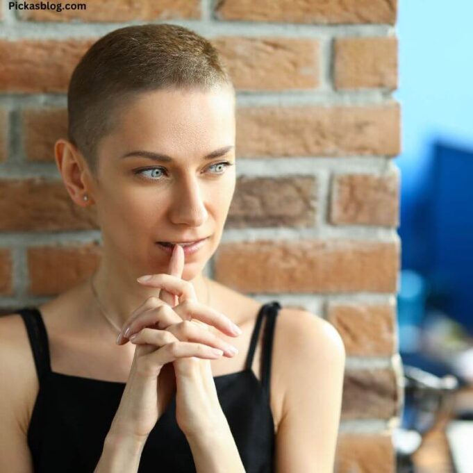 Low Haircut for Ladies with Round Face Low Haircut for Ladies with Round Face