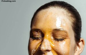 Side Effects of Applying Honey on the Face Side Effects of Applying Honey on the Face