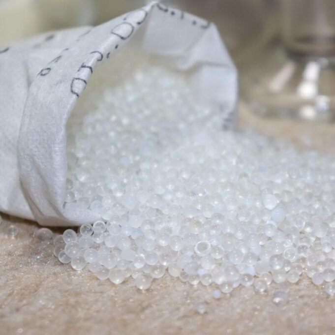 What Happens When You Put Silica Gel in Water What Happens When You Put Silica Gel in Water