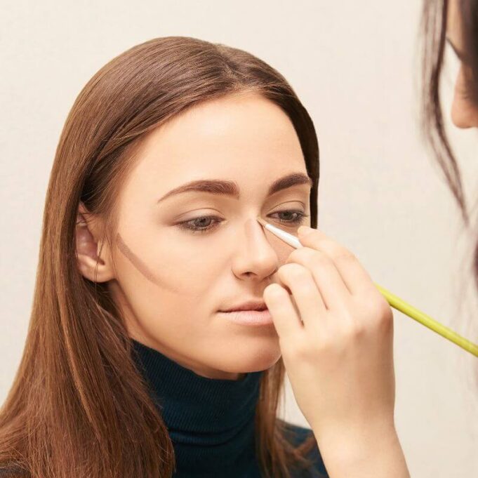 How to Highlight and Contour Dark Skin How to Highlight and Contour Dark Skin