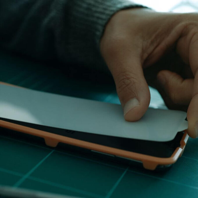 How to Install a Nano Liquid Screen Protector How to Install a Nano Liquid Screen Protector