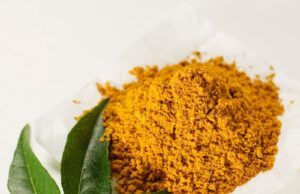 Side Effects of Eating Raw Curry Leaves Side Effects of Eating Raw Curry Leaves
