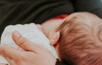 Nipple Redness and Pain During Breastfeeding. What Should I Do? Nipple Redness and Pain During Breastfeeding. What Should I Do?