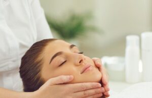 Natural Ways to Tighten Facial Skin Natural Ways to Tighten Facial Skin