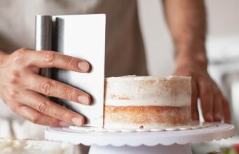 Traditional Marriage Cakes Design For Couples