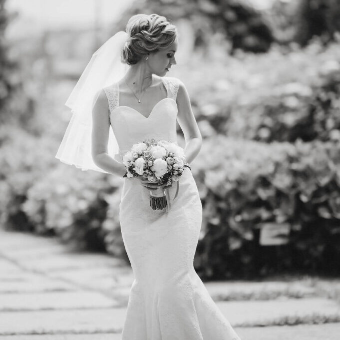 What are the Things a Bride Needs to Buy for Her Wedding? What are the Things a Bride Needs to Buy for Her Wedding?
